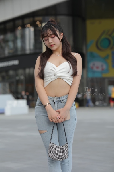 S067 丰腴的紧牛美女-宅宅