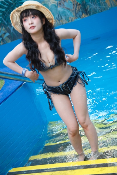 J980 夏日限定水边少女