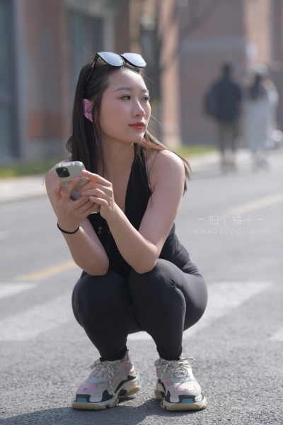 M030 黑色瑜伽裤美女