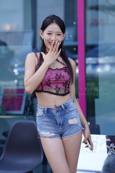 M383 牛仔热裤美女