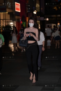 J813 黑色系穿搭超酷