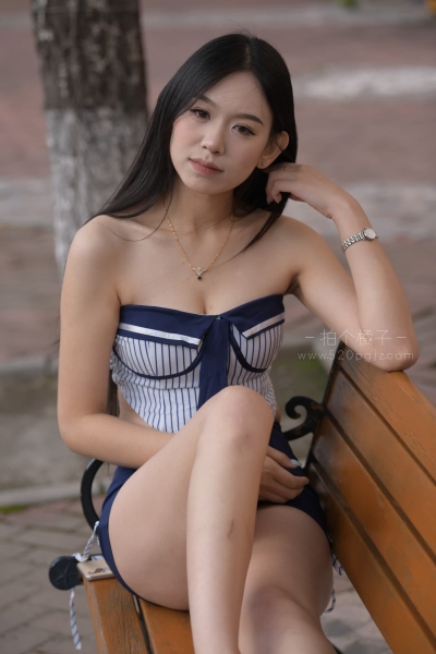 M612 短裙美女