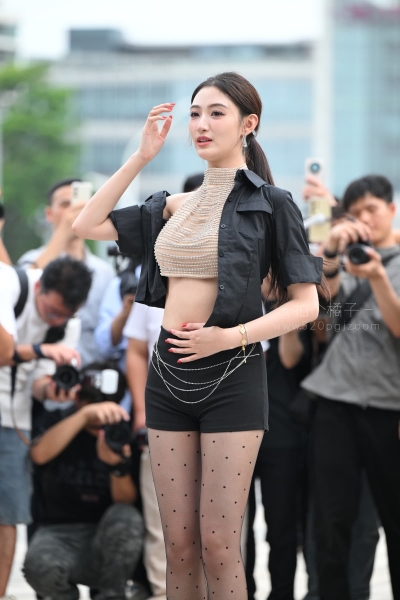 J989 波点黑丝的可爱-珍妮