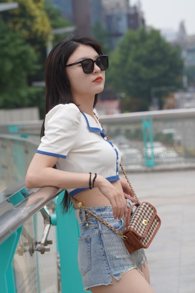 M080 牛仔热裤美女