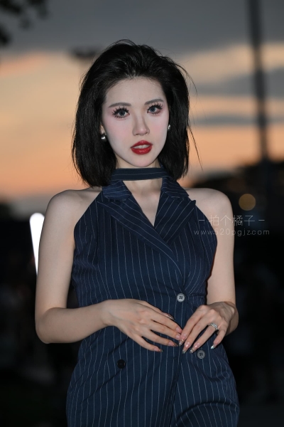 J1125 夜幕下的专属魅力