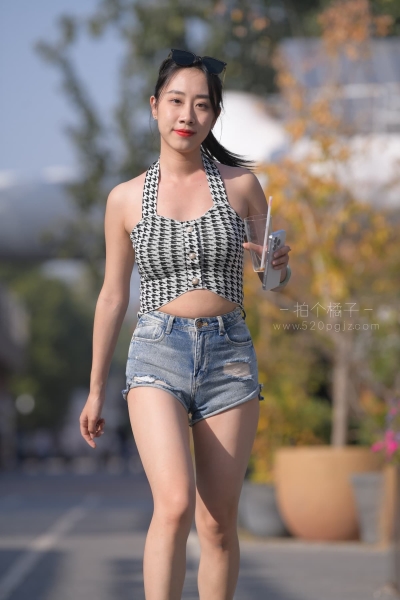 M122 牛仔热裤美女